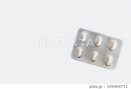 小さな錠剤に秘められた大きな薬効 109469751