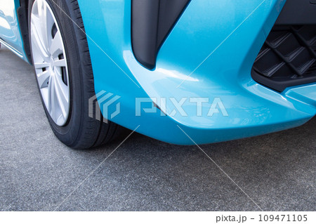 車のバンパーの傷（フロントバンパー） 109471105