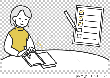 テーブルに座って書類を記入する高齢者女性 テーブルに座って書類を記入する高齢者女性 109471673