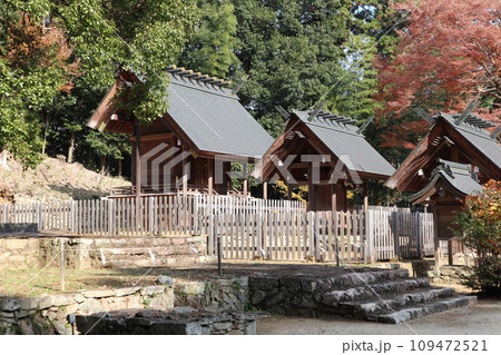 晩秋の山口大神宮の風景 109472521