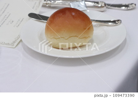 フランス料理のパン フランス料理のパン 109473390