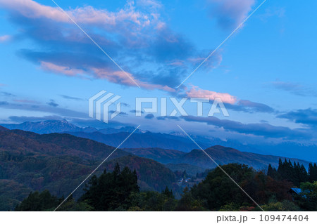 北アルプスの夜明け 北アルプスの夜明け 109474404