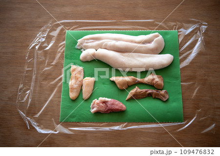 鱸の内臓（白子、肝臓、胃、卵巣） 109476832