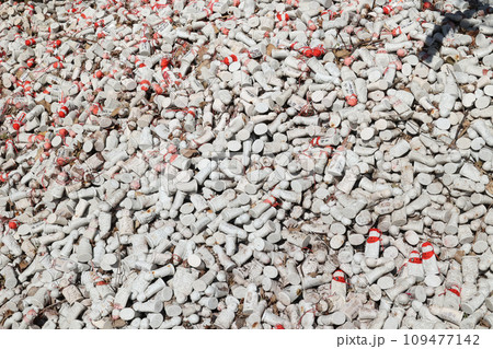 敷き詰められたお地蔵様 敷き詰められたお地蔵様 109477142