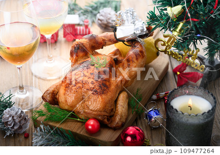 鶏の丸焼き ローストチキン クリスマス 鶏の丸焼き ローストチキン クリスマス 109477264