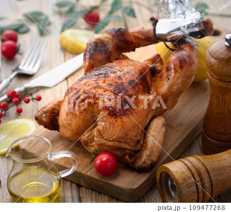 鶏の丸焼き ローストチキン 109477268