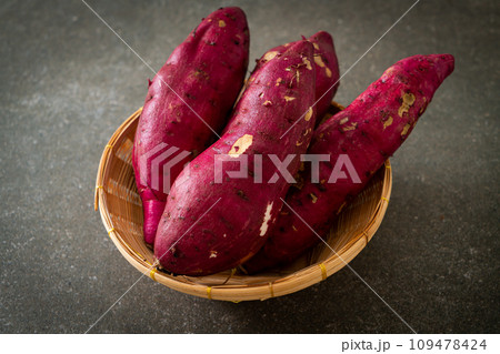 Japanese sweet potatoes on basket 109478424