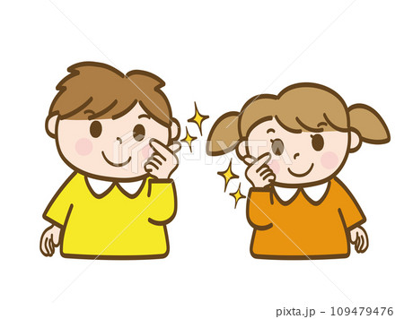 キュンですポーズをする男の子と女の子_小学生低学年_幼児 キュンですポーズをする男の子と女の子_小学生低学年_幼児 109479476