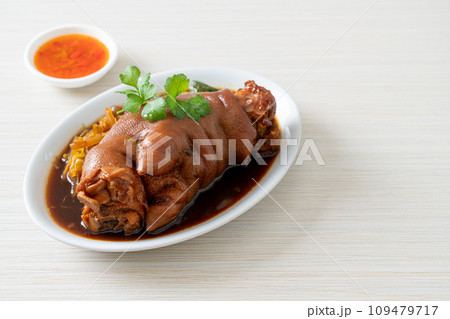 Stewed Pork Knuckle or Stewed Pork Leg 109479717