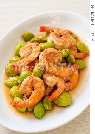 Stir-Fried Twisted Cluster Bean with Shrimp Stir-Fried Twisted Cluster Bean with Shrimp 109479944