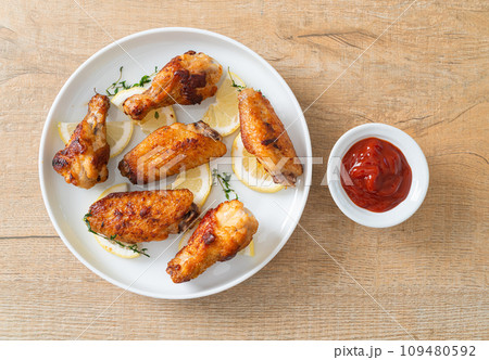 fried lemon pepper chicken wings 109480592