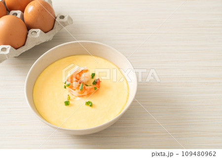 Steamed egg with shrimp and spring onions 109480962
