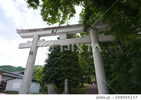 日本の長野県にある諏訪大社上社前宮 日本の長野県にある諏訪大社上社前宮 109484237