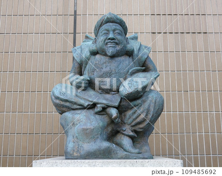 JR恵比寿駅西口のゑびす像 JR恵比寿駅西口のゑびす像 109485692