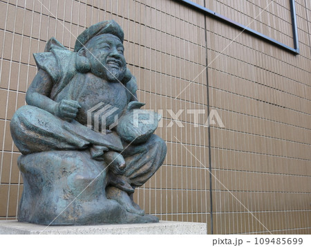 JR恵比寿駅西口のゑびす像 JR恵比寿駅西口のゑびす像 109485699