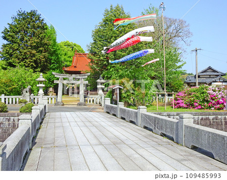 福岡県築上町の旧蔵内邸横にある貴船神社参道 福岡県築上町の旧蔵内邸横にある貴船神社参道 109485993