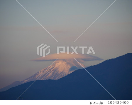 富士山の笠雲 109489400