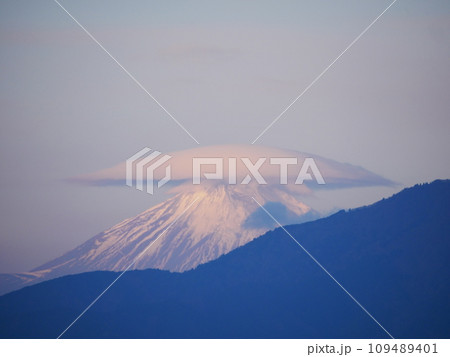 富士山の笠雲 109489401