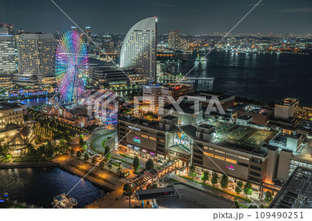 アパホテル&リゾート〈横浜ベイタワー〉から望むみなとみらいの夜景 アパホテル&リゾート〈横浜ベイタワー〉から望むみなとみらいの夜景 109490251