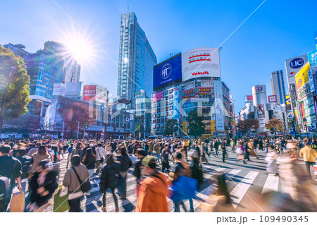 日本の東京都市景観 師走の慌ただしさ…光と影…明日へ…賑わう渋谷…叡智の時代、希望の光を…=3日 日本の東京都市景観 師走の慌ただしさ…光と影…明日へ…賑わう渋谷…叡智の時代、希望の光を…=3日 109490345