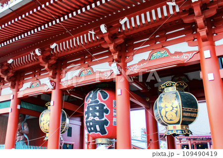 【東京】春の浅草　浅草寺の宝蔵門 109490419