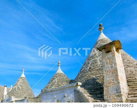 とんがり屋根の街　アルベロベッロ 109490672