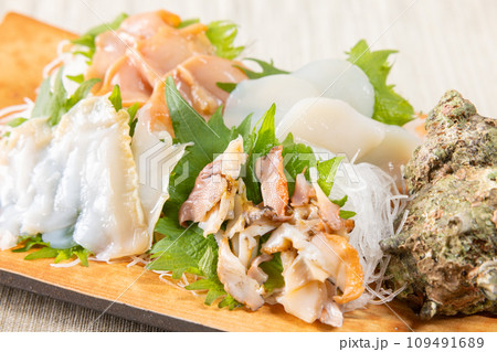 美味しい貝の刺し身盛合せ 109491689