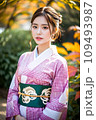 和服の美人女性と紅葉/AI画像 109493987