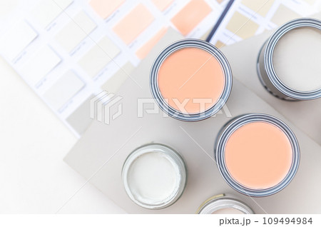 Choosing wall paints Choosing wall paints 109494984