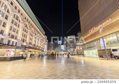 大阪市中央区難波 南海なんば駅前 なんば広場の夜景 大阪市中央区難波 南海なんば駅前 なんば広場の夜景 109495859