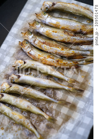 ホットプレートで焼いた本ししゃも　本物のししゃも　むかわ 109501478