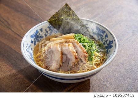 醤油ラーメン 人気の和食 醤油ラーメン 人気の和食 109507418