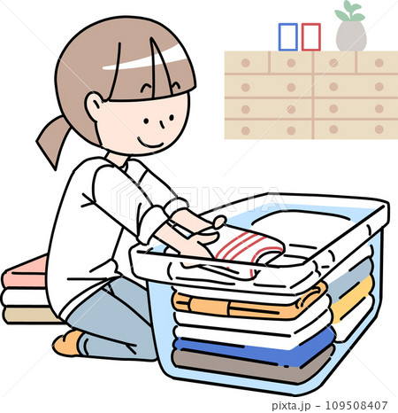 衣類整理する女性　 109508407