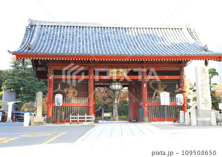 護国寺(ごごくじ)の仁王門 東京都文京区 護国寺(ごごくじ)の仁王門 東京都文京区 109508650
