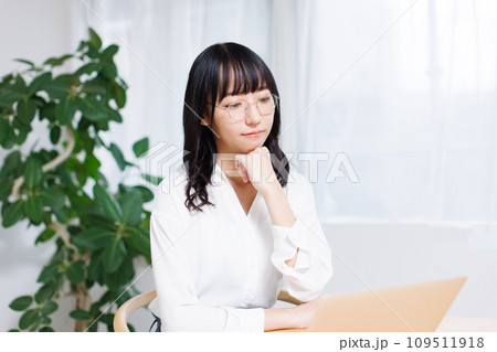 リモートワークイメージ 109511918