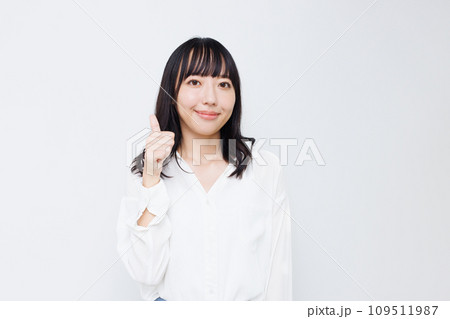 親指を立てた女性 親指を立てた女性 109511987