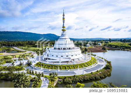 Wat Saeng Tham Wang Khao Khiao or Phra Maha Chedi Si Saeng Tham in Nakhon Ratchasima, Thailand Wat Saeng Tham Wang Khao Khiao or Phra Maha Chedi Si Saeng Tham in Nakhon Ratchasima, Thailand 109515081