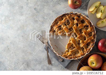 Whole apple pie, homemade fresh fruit pie with red apples. Copy space. 109516712