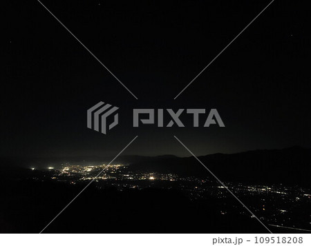 夜の街並み 109518208