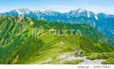 夏の爺ヶ岳登山(種池山荘~爺ヶ岳南峰の稜線から立山・剱岳方面の眺め) 夏の爺ヶ岳登山(種池山荘~爺ヶ岳南峰の稜線から立山・剱岳方面の眺め) 109519941
