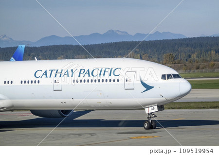 Vancouver, British Columbia, Canada, Nov. 16, 2023. A close up to a Cathay Pacific aircraft at the Vancouver International airport. 109519954