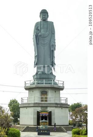 Nagahama, Shiga, Japan. Nov 21, 2023. The Nagahama Biwako Daibutsu bouddha statue. 109520513