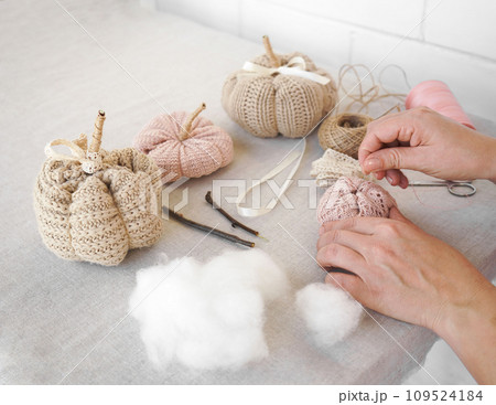 Making interior pumpkins from textiles, knitted fabric, alterations from an old sweater, hobbies, diy. Crafts for Thanksgiving. Making interior pumpkins from textiles, knitted fabric, alterations from an old sweater, hobbies, diy. Crafts for Thanksgiving. 109524184