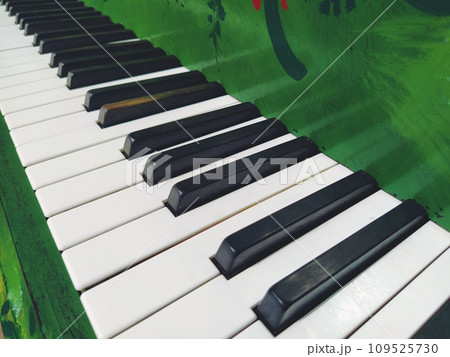 A piano or piano is a stringed percussion and keyboard musical instrument. An octave is a musical interval in which the ratio of frequencies between sounds is one to two. Green piano. 109525730