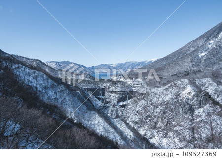 明智平から望む冬の中禅寺湖 明智平から望む冬の中禅寺湖 109527369