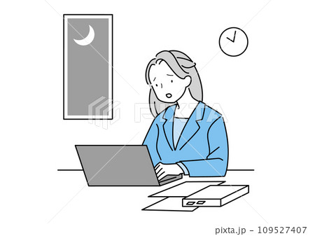 遅い時間まで残業するスーツの女性 遅い時間まで残業するスーツの女性 109527407