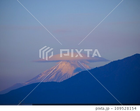 富士山の笠雲 富士山の笠雲 109528154