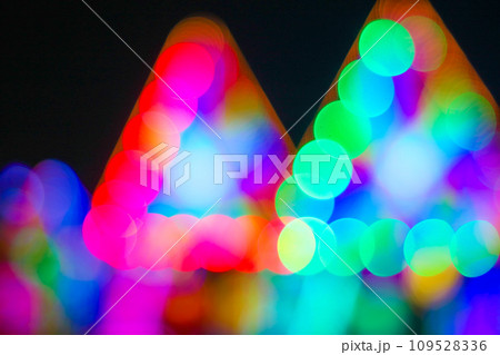 【冬素材】イルミネーションの玉ボケ 109528336