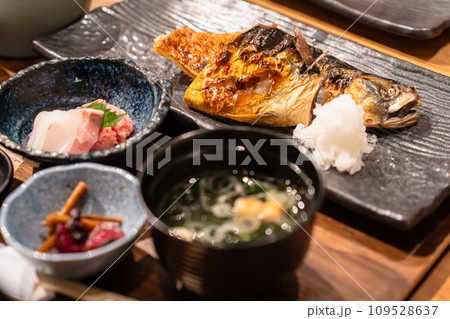 おさかな食堂Honuの焼き魚定食 おさかな食堂Honuの焼き魚定食 109528637