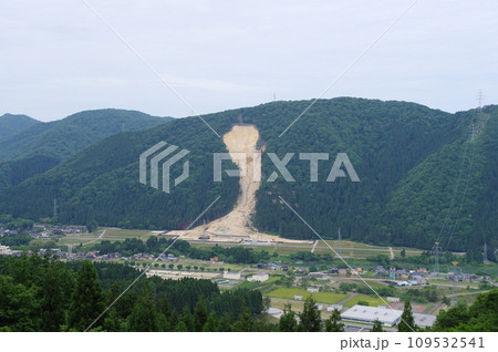 土砂崩れ　石川県白山市広瀬町　2023年5月の様子 109532541